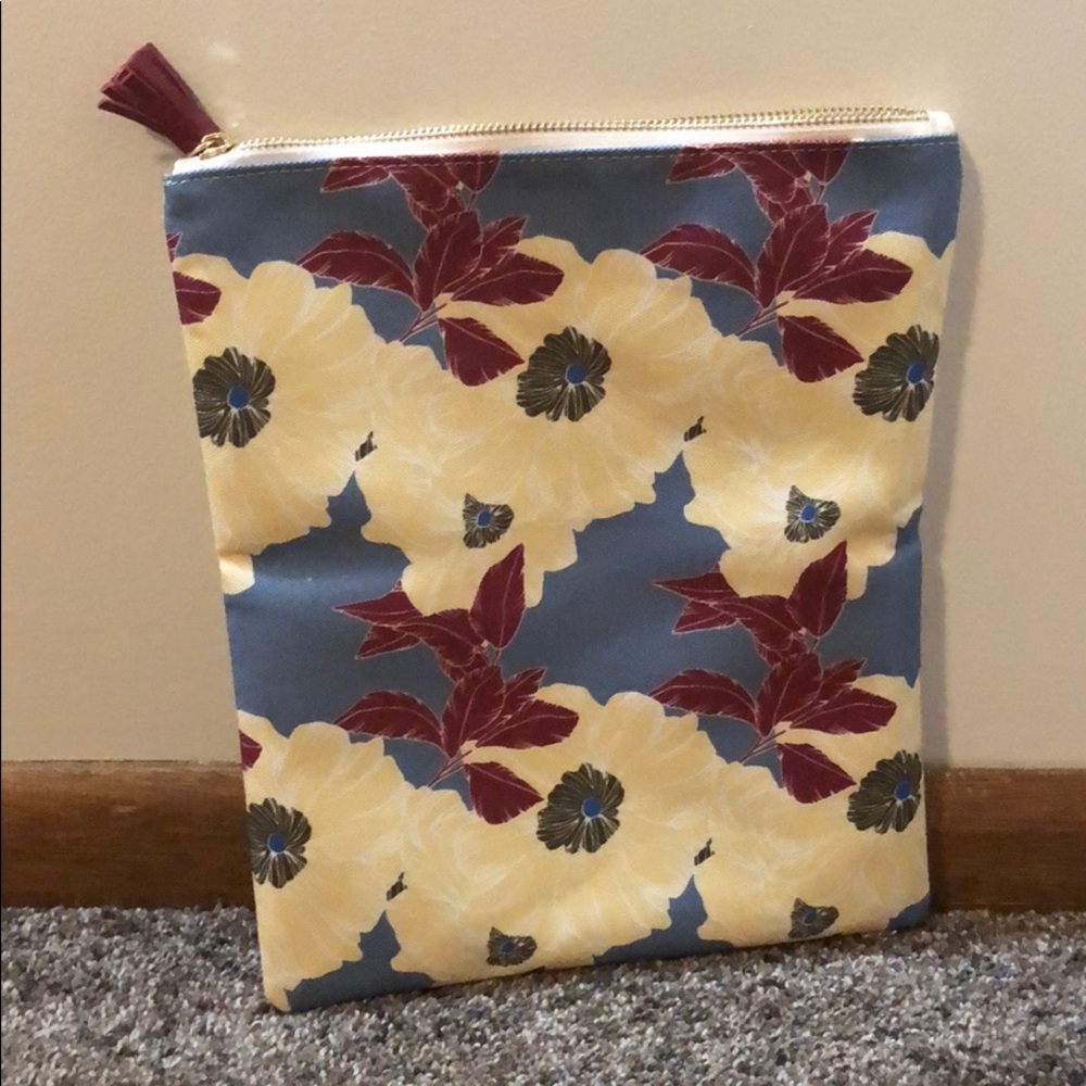 Beautiful fall color clutch!